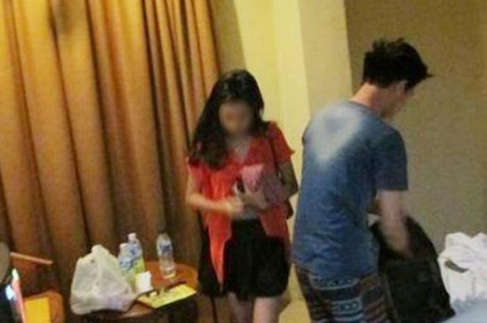 Video mesum. Bokep Istri selingkuh. Kisah nyata Istri threesome. Selingkuh Istriku and adik Ipar.